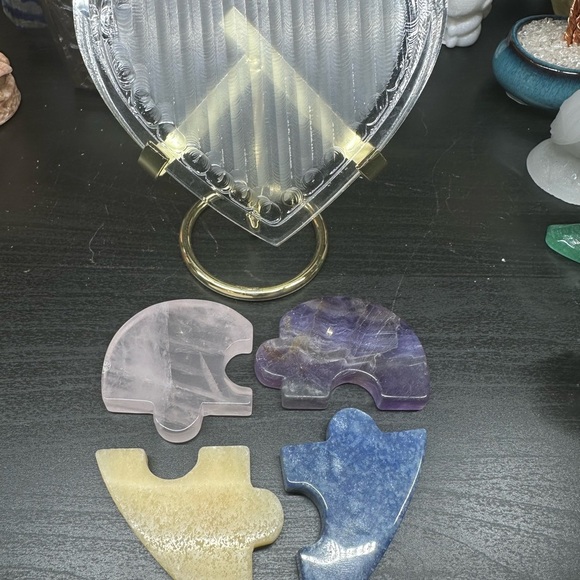 Heart-Shaped Puzzle gemstone - Picture 2 of 2
